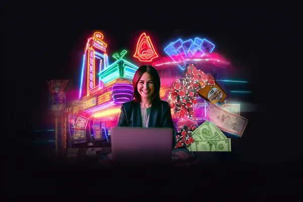 সবুজ বিলাসবহুল গাউন পরা এক নারী অলংকৃত রুলেট চাকার পাশে—যা 777BED–এর উচ্চমানের ক্যাসিনো পরিবেশকে প্রকাশ করে।